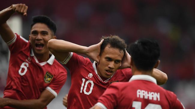 Para pemain Timnas Indonesia merasa kesal tidak dapat memanfaatkan setiap peluang untuk mencetak gol ke gawang Kamboja dalam laga Piala AFF 2022.